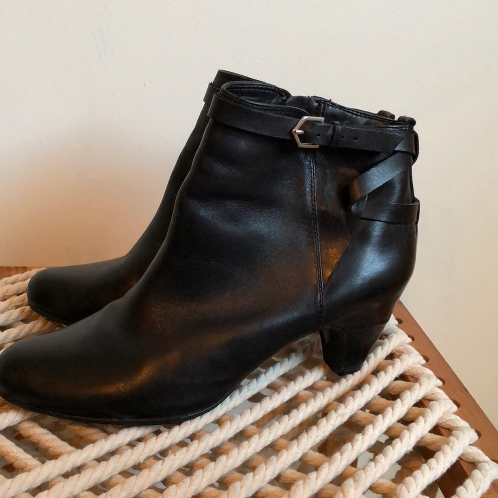 Sam Edelman Size 9 Women’s Black Leather Upper Ankle Boot w/ Zipper